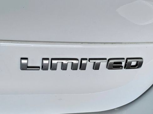 Used 2022 Jeep Grand Cherokee L Limited AWD/4WD image 52