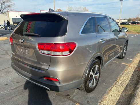 Used 2016 Kia Sorento EX image 7