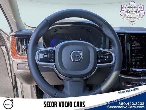 Certified 2024 Volvo XC60 B5 Plus w/ Protection Package Premier AWD/4WD image 19