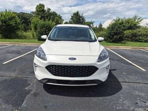 Used 2021 Ford Escape Titanium FWD image 3