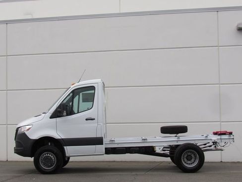 Used 2023 Mercedes-Benz Sprinter 3500 image 3