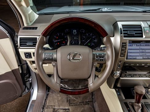 Used 2013 Lexus GX 460 image 19