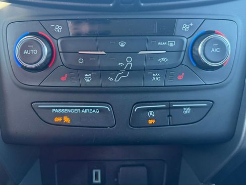 Used 2017 Ford Escape SE w/ SE Cold Weather Package image 28