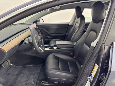 Used 2020 Tesla Model 3 Standard Range Plus image 17