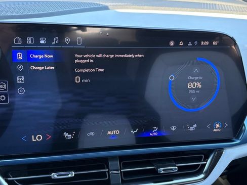 New 2026 Chevrolet Equinox EV LT AWD/4WD image 33