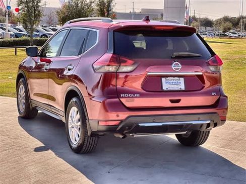 Used 2019 Nissan Rogue SV image 5
