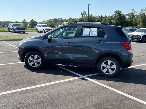 Used 2022 Chevrolet Trax LT w/ LT Convenience Package AWD/4WD image 24