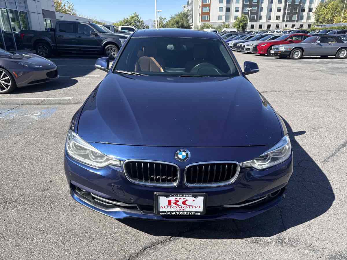 Used 2017 BMW 330i xDrive Sedan AWD/4WD image 3