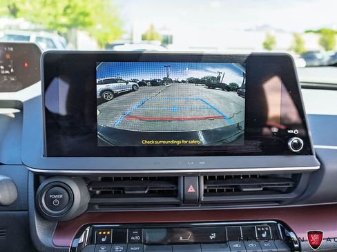 Used 2024 Toyota Prius Prime FWD image 29