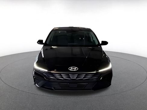 Used 2025 Hyundai Elantra SEL image 22