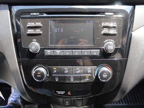 Used 2018 Nissan Rogue Sport S AWD/4WD image 18