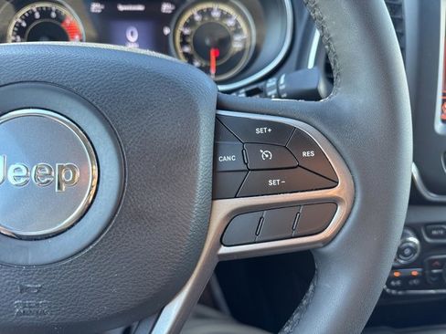 Used 2022 Jeep Cherokee Latitude Lux image 24