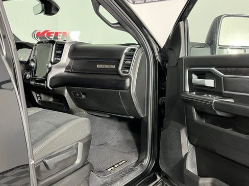 Used 2024 RAM 2500 Big Horn w/ Sport Appearance Package image 30