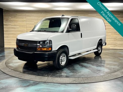 Used 2025 Chevrolet Express 2500 w/ Driver Convenience Package RWD image 5