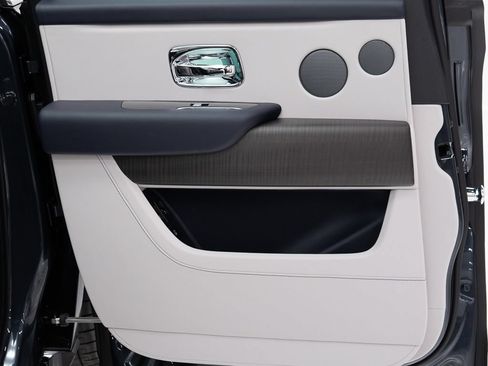 Used 2026 Rolls-Royce Cullinan AWD/4WD image 23