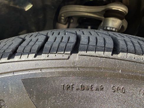 Certified 2025 Mercedes-Benz C 300 Sedan image 12