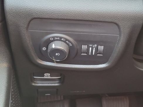 Used 2023 Jeep Grand Cherokee L Limited w/ Trailer Tow Group (B) AWD/4WD image 13