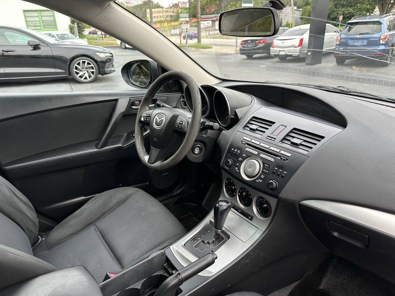 Used 2011 MAZDA MAZDA3 i Touring FWD image 10