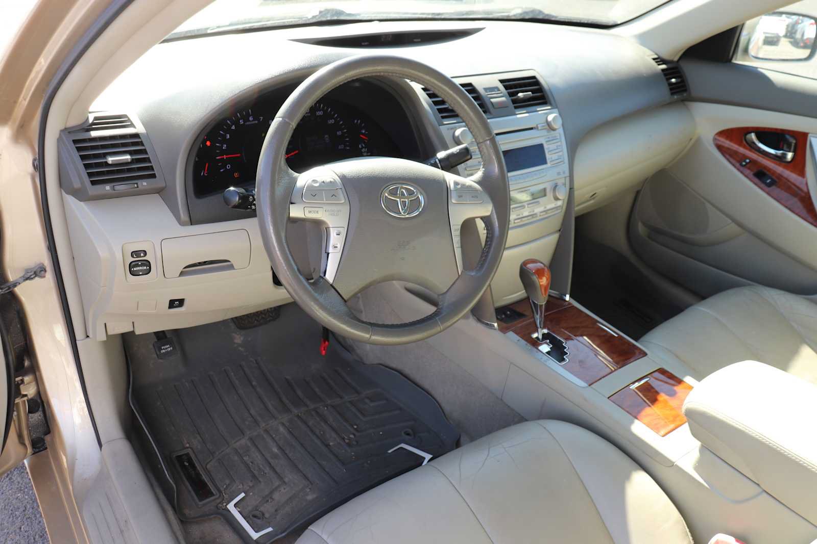 Used 2011 Toyota Camry XLE w/ XLE Extra-Value Pkg #1 FWD image 10