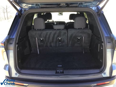 Used 2024 Chevrolet Traverse LT image 5