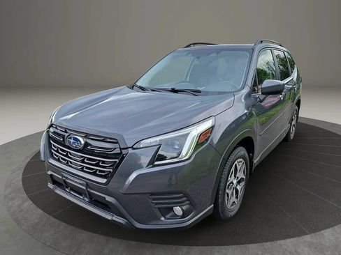 Used 2022 Subaru Forester Premium AWD/4WD image 1