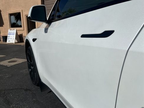 Used 2024 Tesla Model Y Long Range RWD image 29