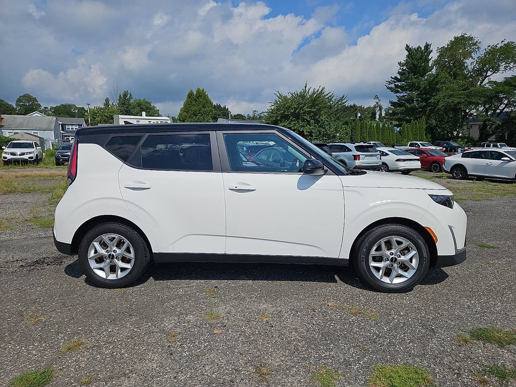 Used 2023 Kia Soul S FWD image 8