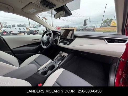 Used 2025 Toyota Corolla LE image 7