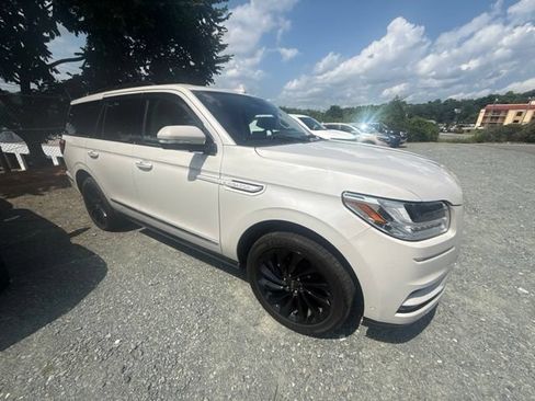 Used 2020 Lincoln Navigator Reserve w/ Equipment Group 208A Reserve AWD/4WD image 6