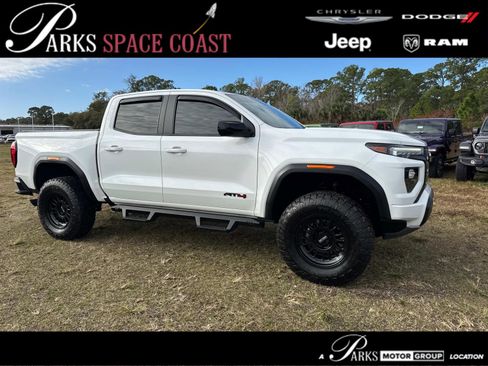 Used 2024 GMC Canyon AT4 image 1