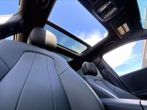 Used 2023 Mercedes-Benz GLB 250 image 13