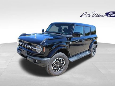 Used 2025 Ford Bronco Outer Banks AWD/4WD image 1