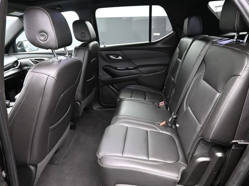 Used 2023 Chevrolet Traverse LT w/ LT Premium Package AWD/4WD image 13