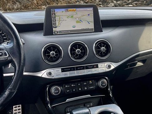 Used 2018 Kia Stinger GT2 image 6