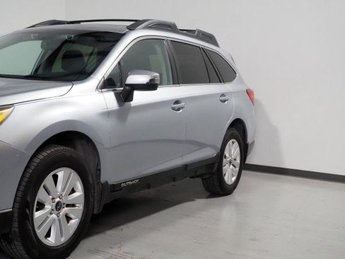 Used 2016 Subaru Outback 2.5i Premium image 43