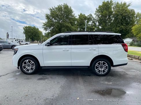 Used 2025 Ford Expedition Active AWD/4WD image 4