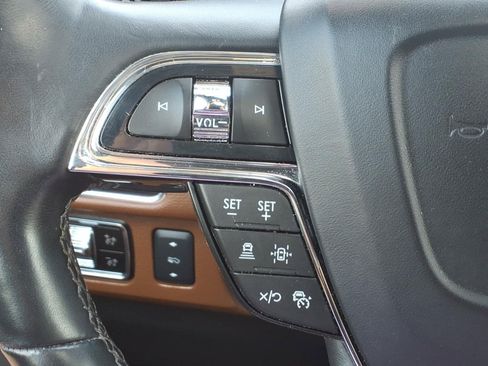 Used 2024 Lincoln Navigator Reserve AWD/4WD image 19