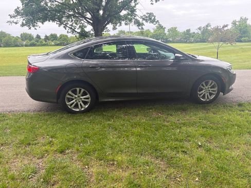 Used 2015 Chrysler 200 Limited w/ Convenience Group FWD image 10