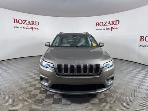Used 2019 Jeep Cherokee Limited image 2