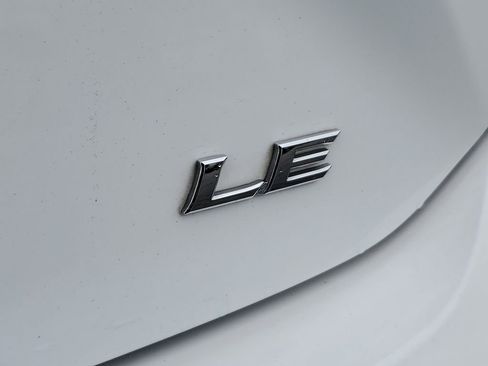 Used 2025 Toyota Camry LE FWD image 8