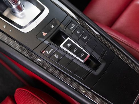 Certified 2018 Porsche 911 Turbo AWD/4WD image 28