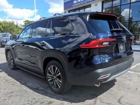 Used 2024 Toyota Grand Highlander AWD Hybrid image 10