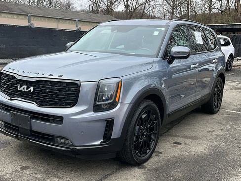 Used 2022 Kia Telluride SX w/ SX Prestige Package AWD/4WD image 3