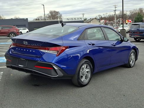 New 2026 Hyundai Elantra SE image 4