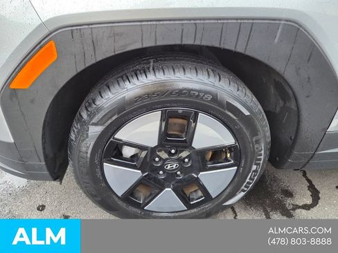 Used 2025 Hyundai Santa Fe SEL FWD image 3