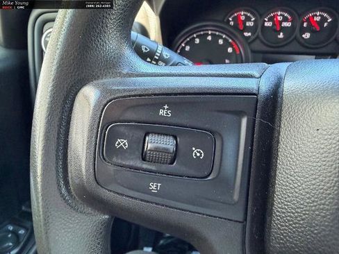 Used 2019 Chevrolet Silverado 1500 Custom w/ Custom Value Package AWD/4WD image 16