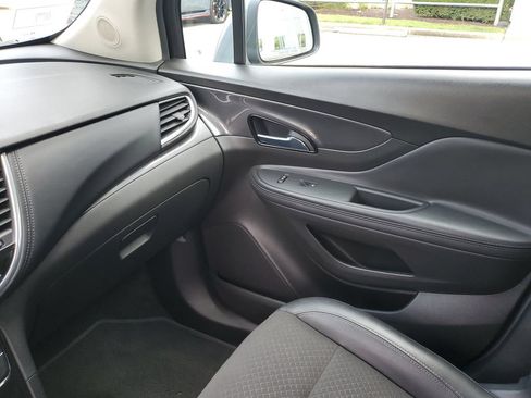 Used 2020 Buick Encore Preferred FWD image 35