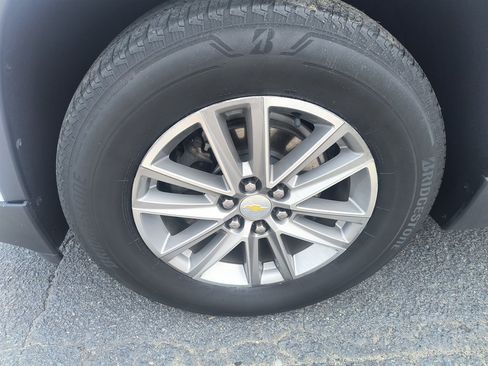 Used 2022 Chevrolet Traverse LT w/ LPO, Cargo Package FWD image 9