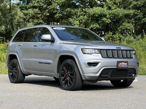Used 2021 Jeep Grand Cherokee Laredo X AWD/4WD image 5