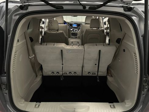 Used 2021 Chrysler Voyager Lxi FWD image 38